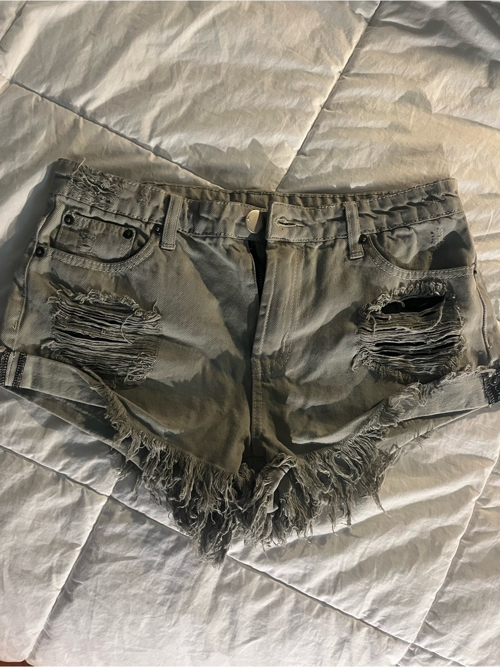Women’s Distressed Frayed Hem Denim Shorts - Grey